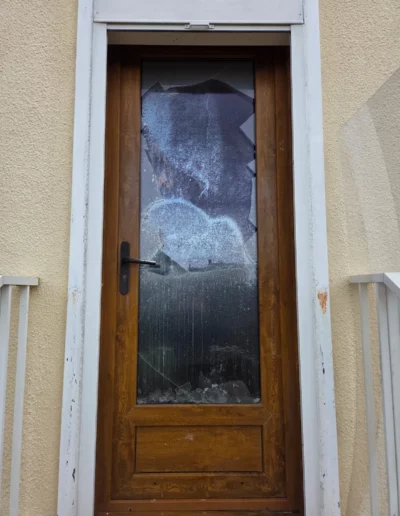 Remplacement vitrage de la porte d'entrée d'une maison à Caen